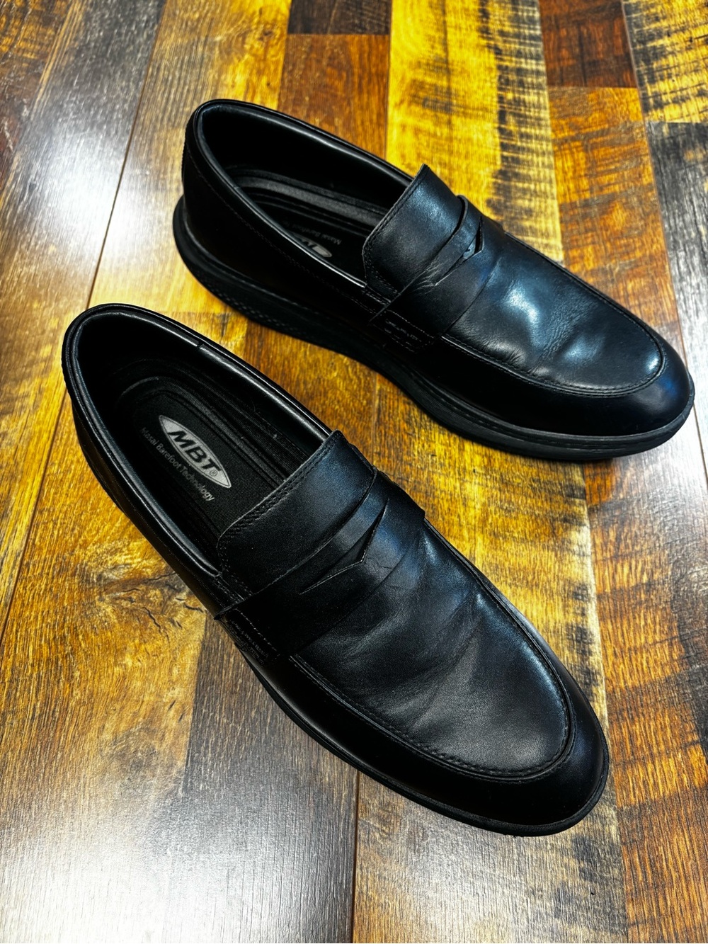MBT Men's Asante 7 slip-on dress shoes, nappa leather, rocker bottom, size 10